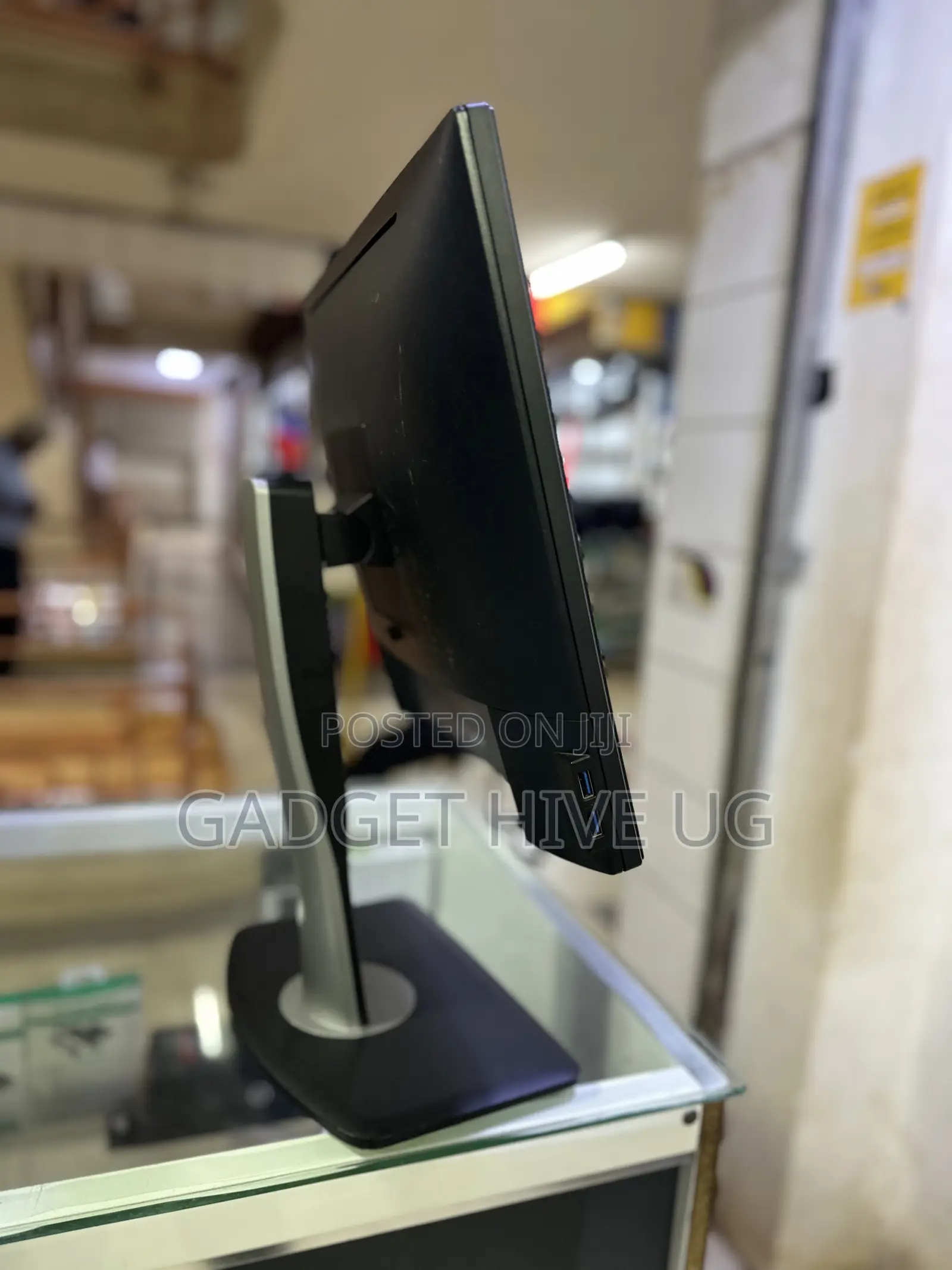19” Square Hdmi Monitor