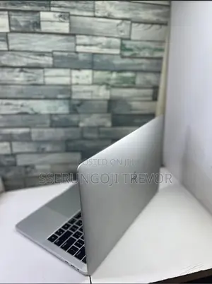 Laptop Apple MacBook Pro 2017 16GB Intel Core I5 SSD 256GB