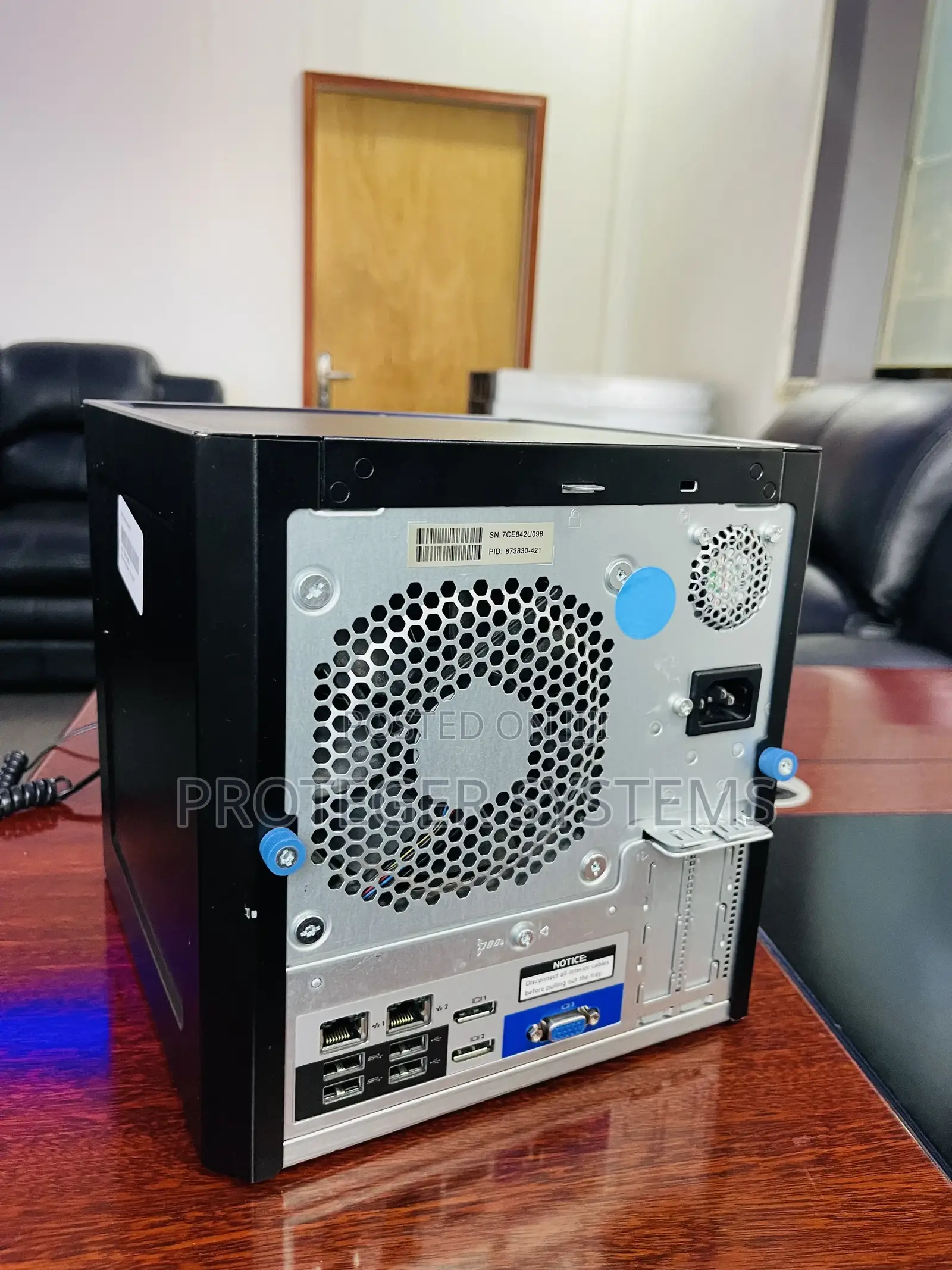Server HP ProLiant ML 16GB Intel Xeon HDD+SSD 2T