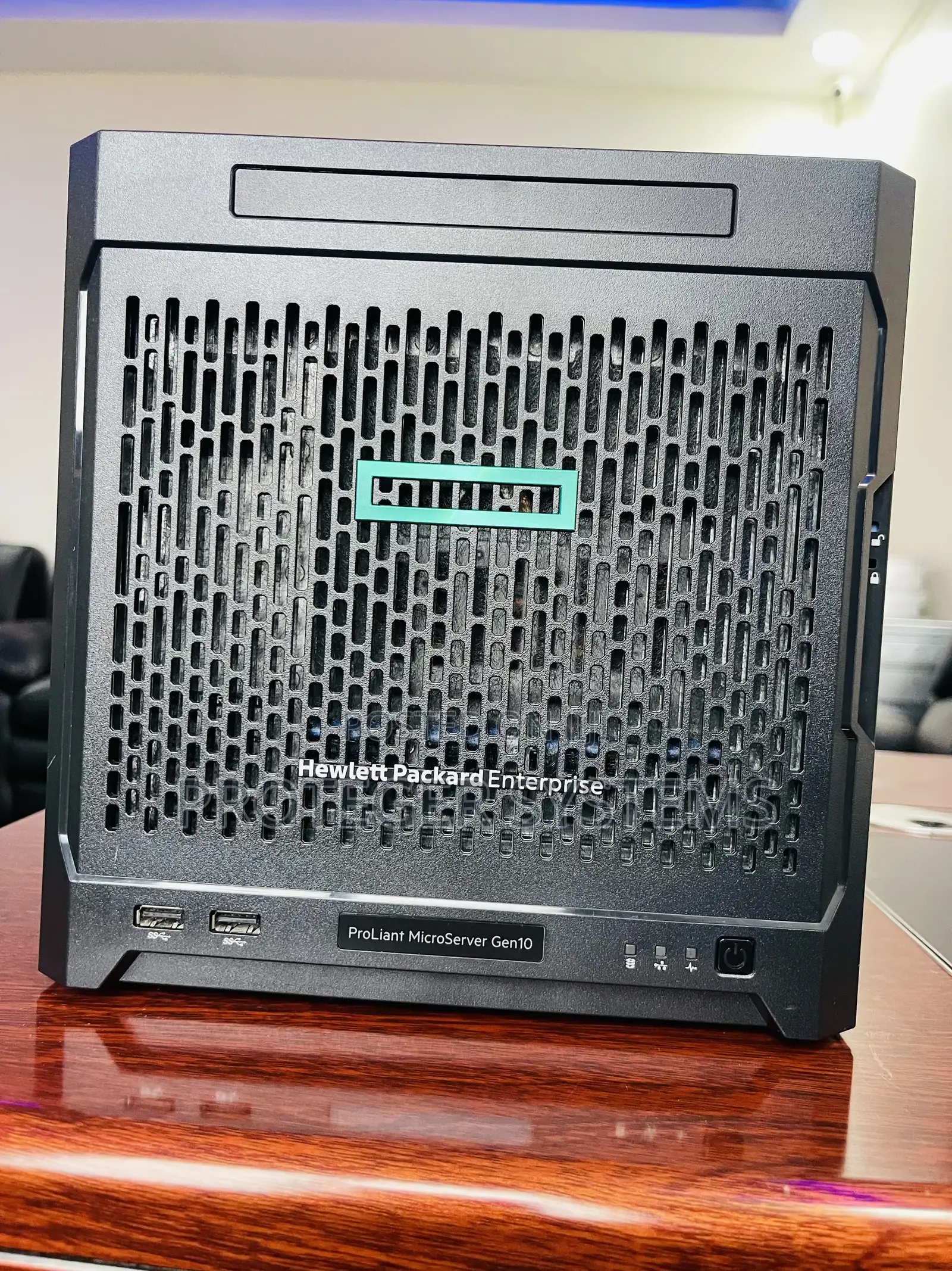 Server HP ProLiant ML 16GB Intel Xeon HDD+SSD 2T