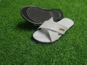 Lacoste Men's Classic Leather Sandals