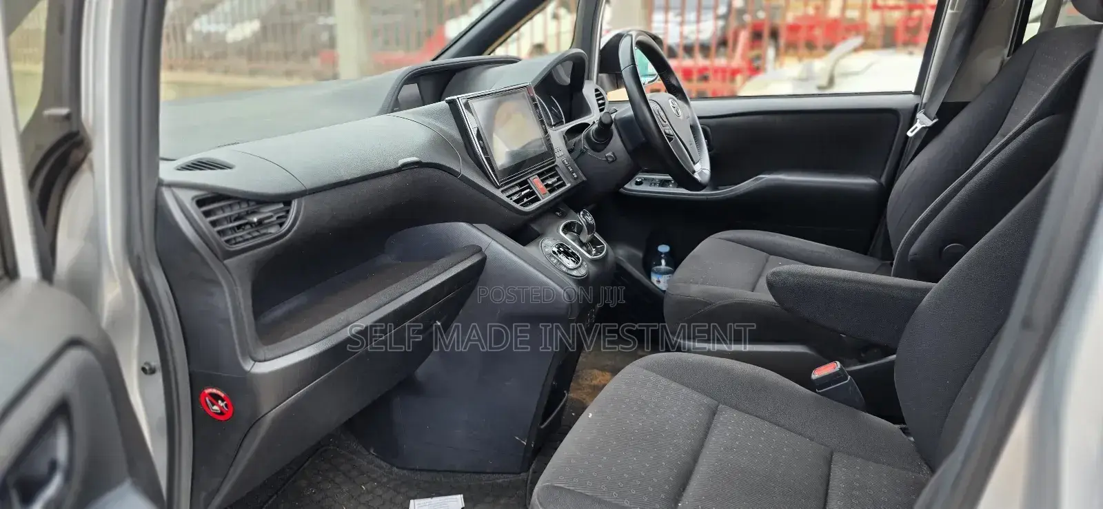 Toyota Noah 2016 Silver