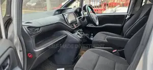 Toyota Noah 2016 Silver