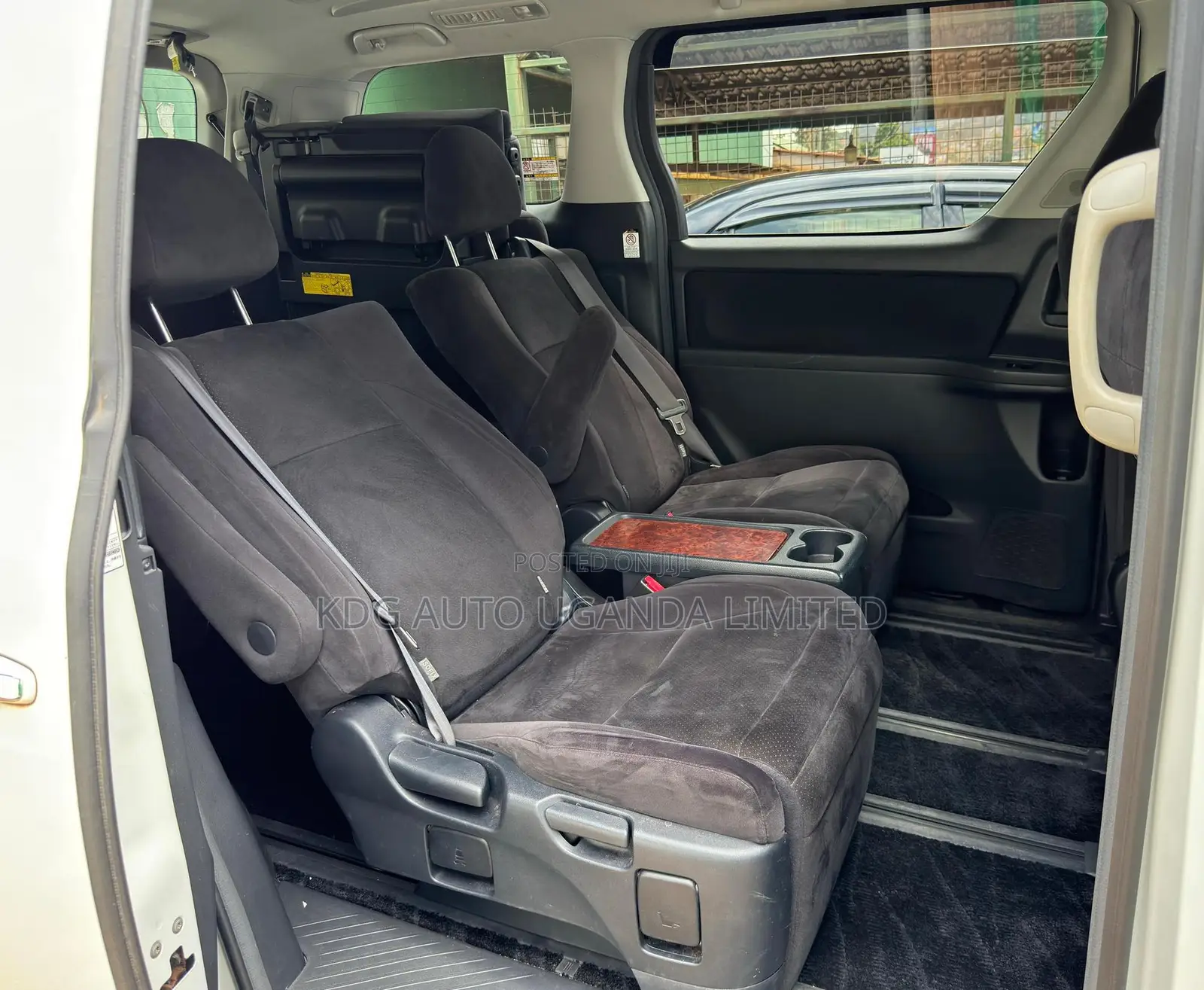 Toyota Vellfire 2009 White