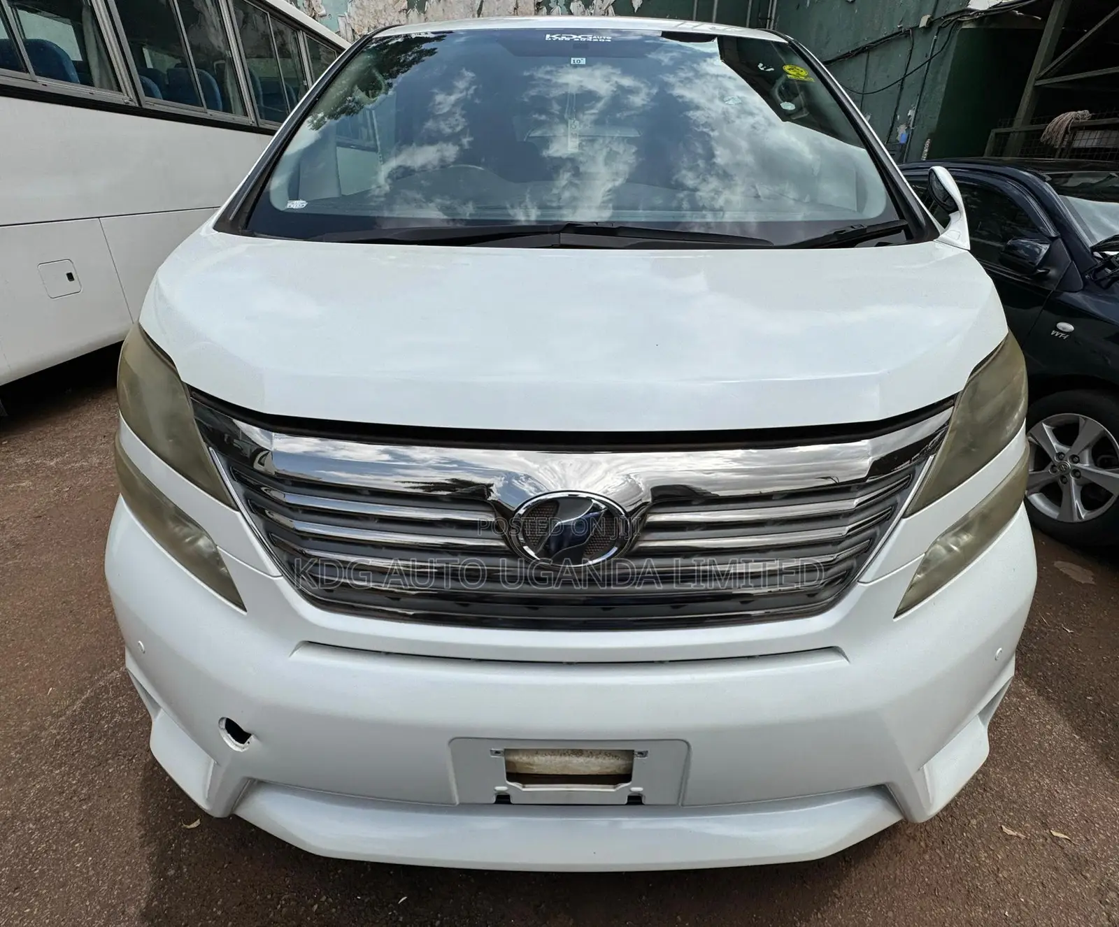 Toyota Vellfire 2009 White