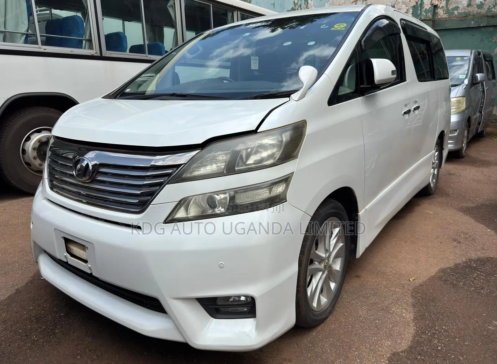 Toyota Vellfire 2009 White