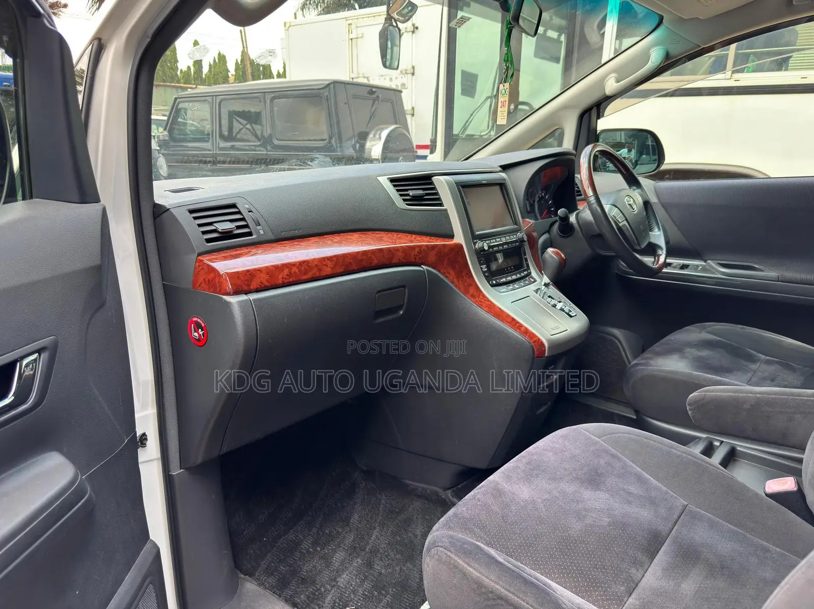 Toyota Vellfire 2009 White