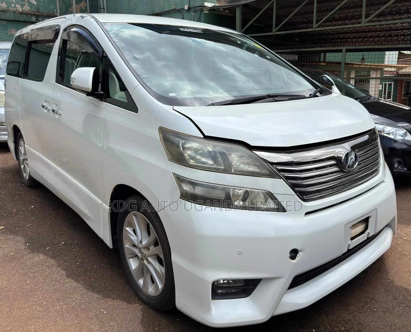 Toyota Vellfire 2009 White