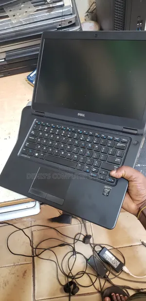 Laptop Dell Latitude 7450 8GB Intel Core I5 SSD 256GB