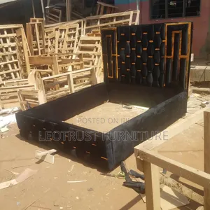 632000 5by6 Black Geo Bed
