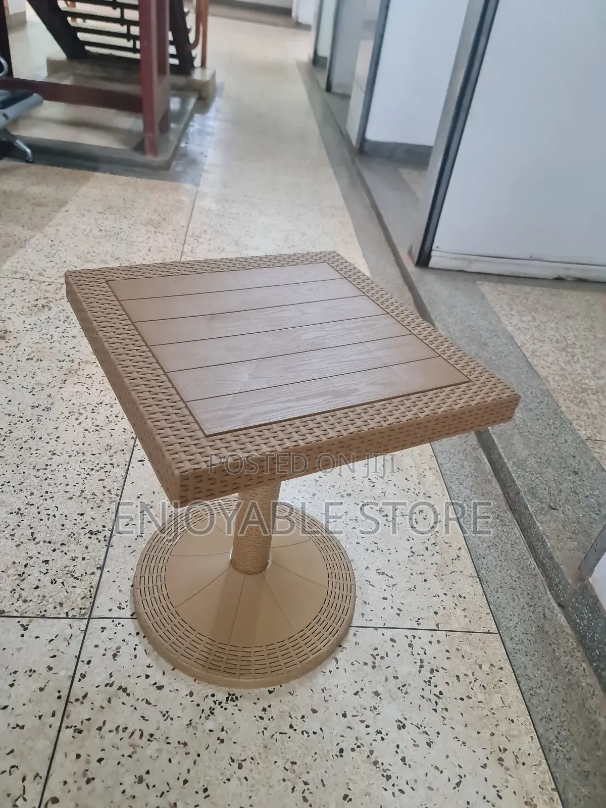 Bar/Restaurant Diningtable Plastic