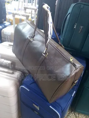Classy Pure Leather Traveling Safari Bags.Medium. ( Brown)