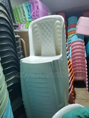 Armless White Long Yong Plastic Chairs