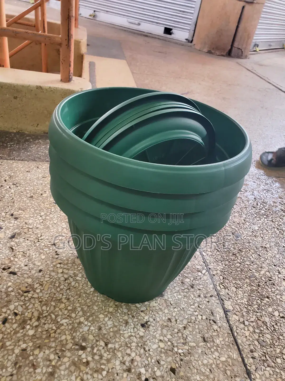Round Green Plastic Flower Pots