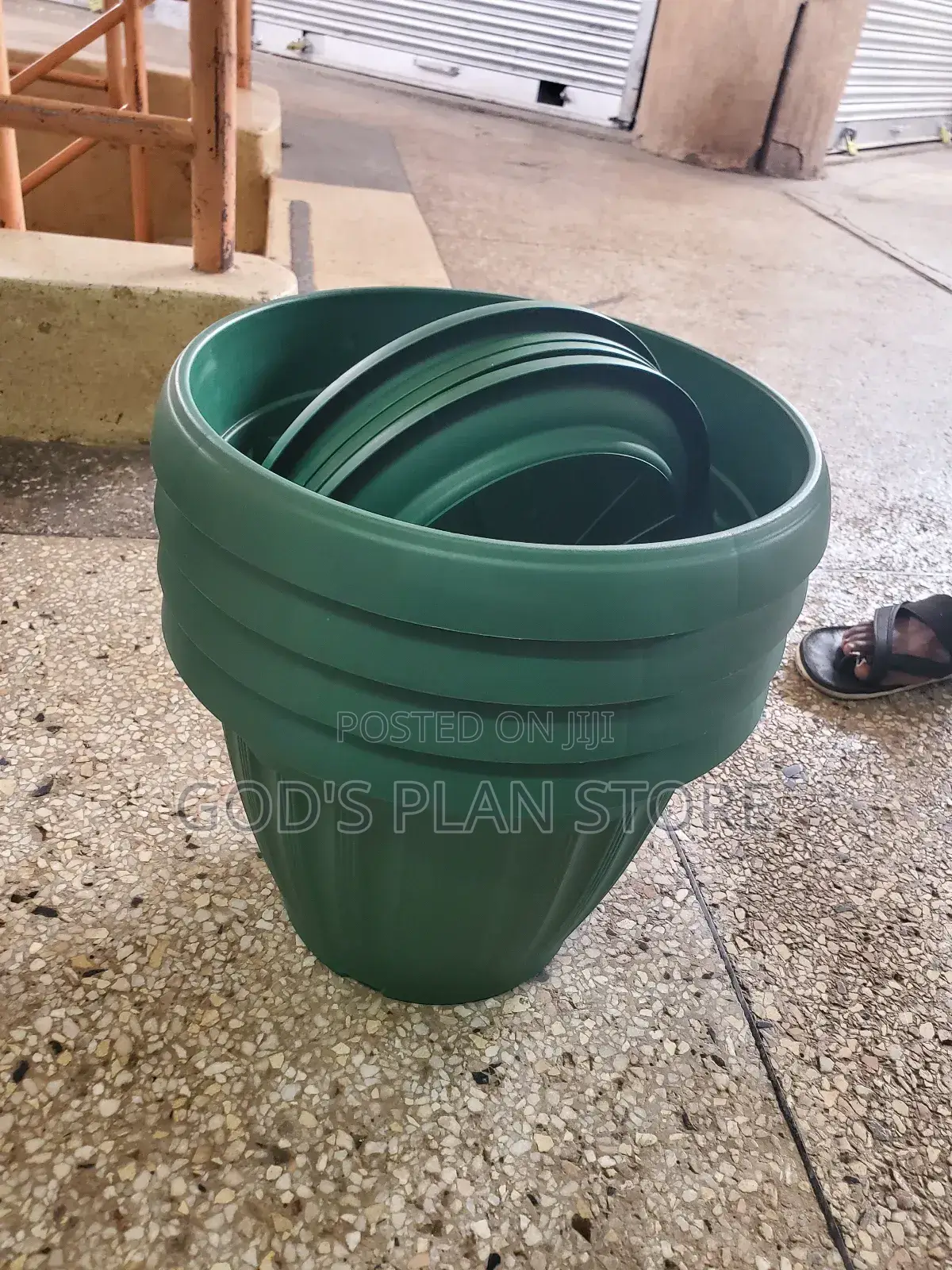 Round Green Plastic Flower Pots