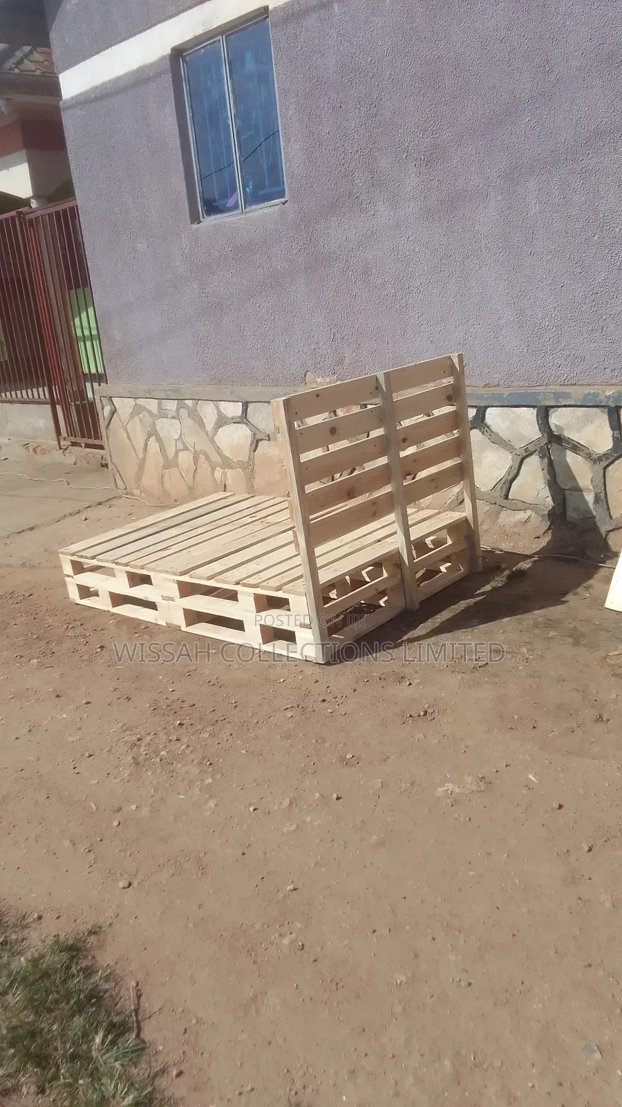 Pallet Bed