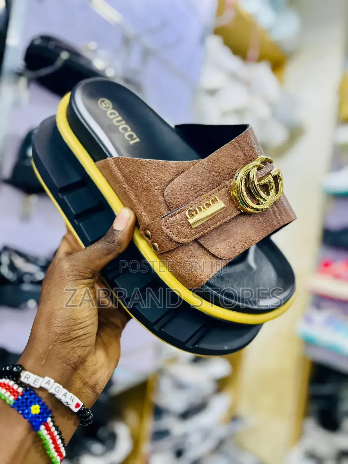 Gucci Casual Push In