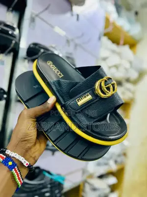 Gucci Casual Push In