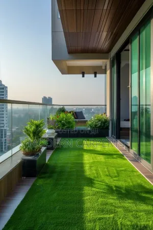 Vertical Artificial Home Turf
