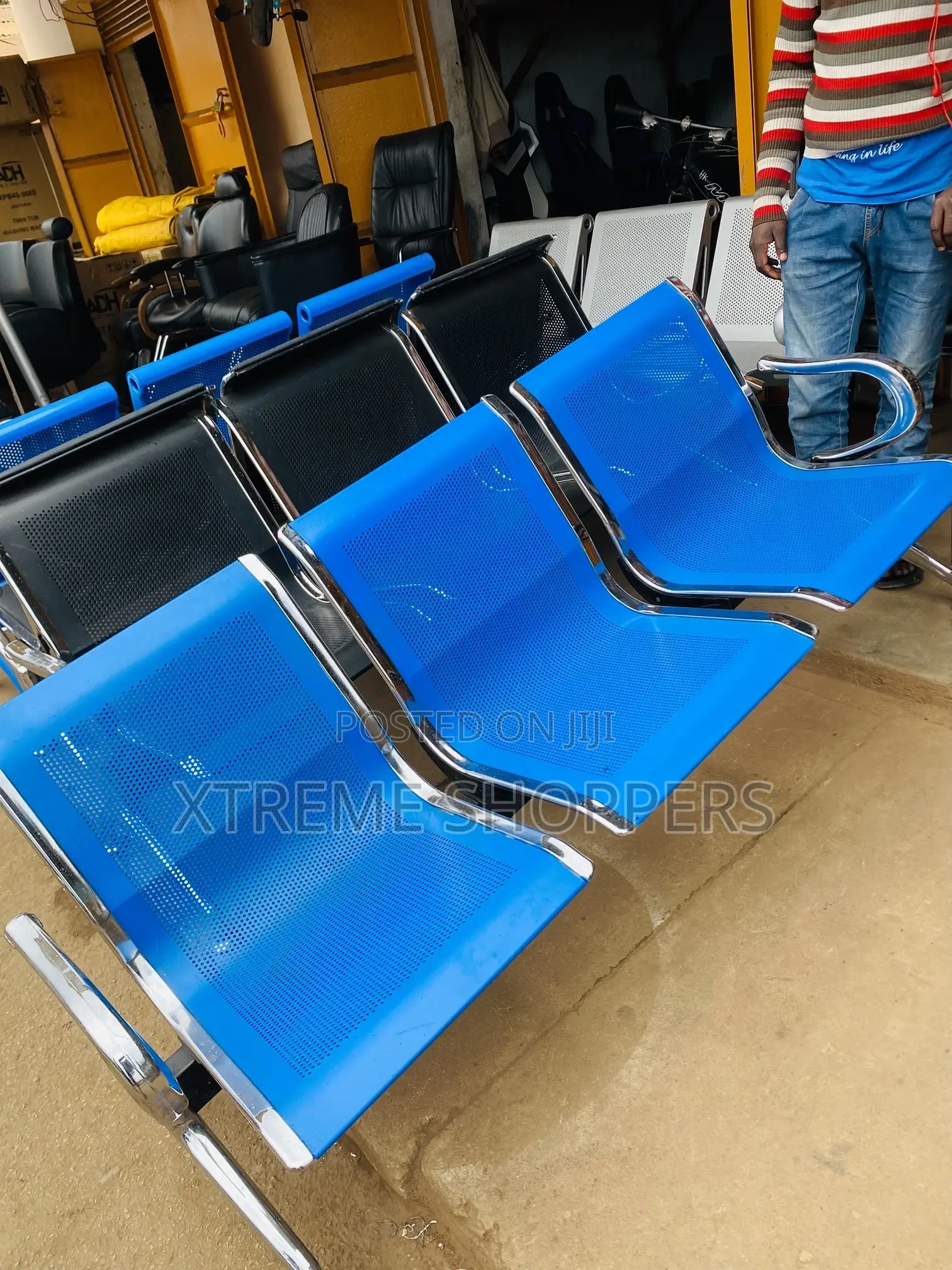 June Discount / Waiting Chair Master
