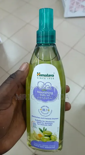 Himalaya 300ml Nourishing Baby Oil