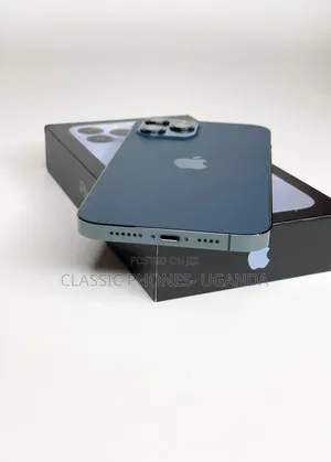 New Apple iPhone 16 Pro Max 256 GB Black