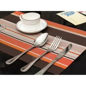 6 Pieces Of Table Mats With A Runner - Multicolor