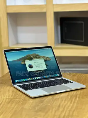 Laptop Apple MacBook Pro 2020 16GB Intel Core I5 SSD 512GB