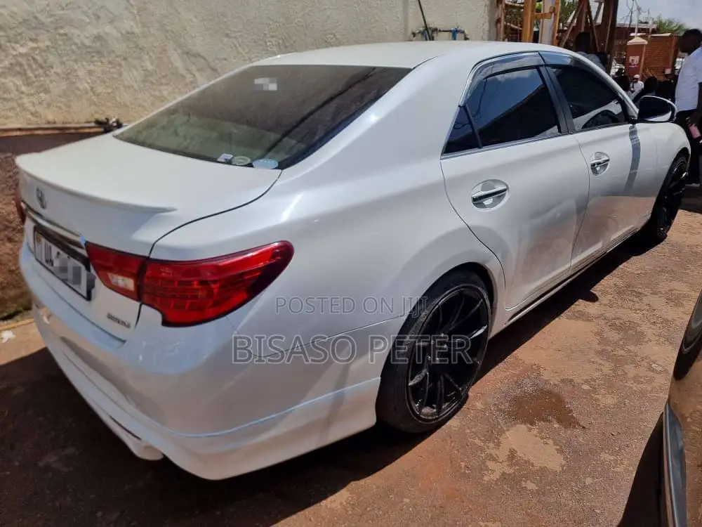 Toyota Mark X 2.5 AWD 2011 White