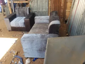 Grey 2,1 Sofa Set Available for Sell