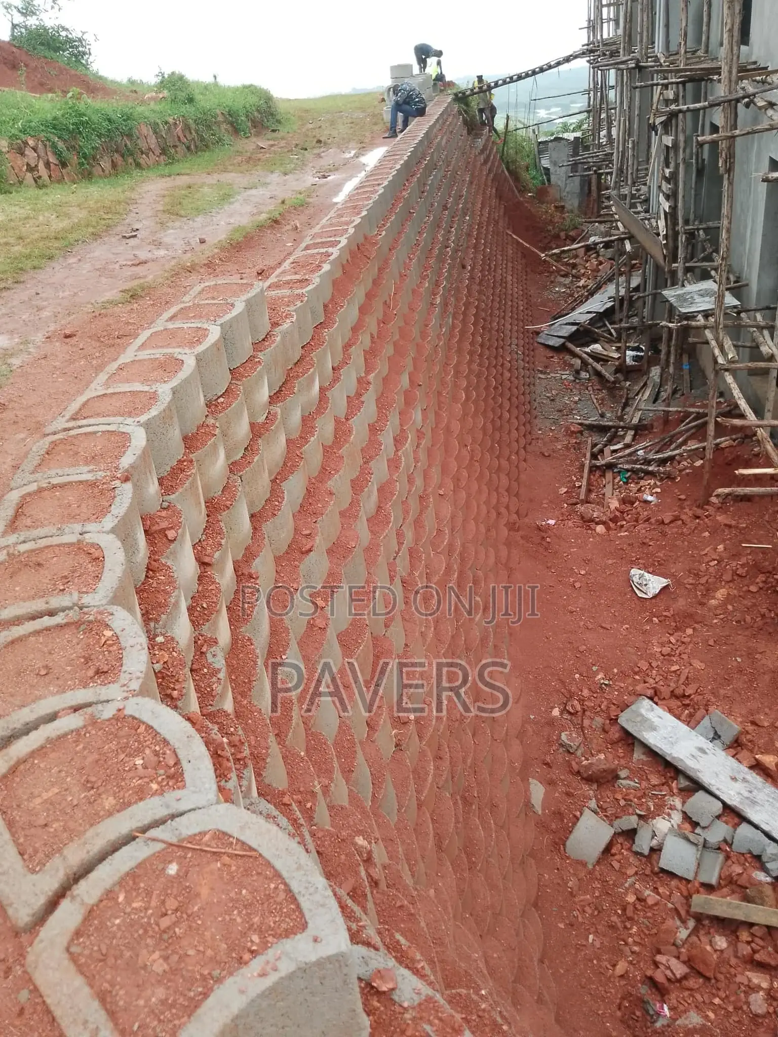 Segmental Retaining Wall Construction