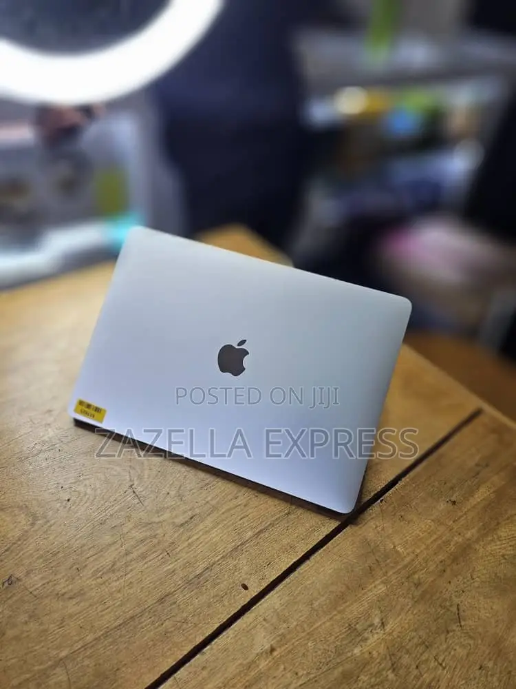 Laptop Apple MacBook Pro 2017 8GB Intel Core I5 SSD 256GB