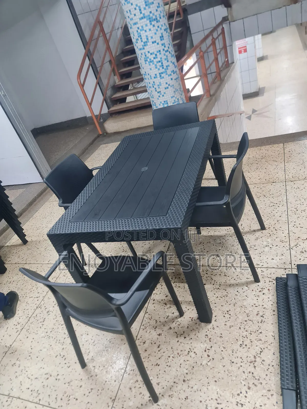 Cocktail Plastic Dining Table and 4 Chairs Set*