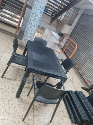 Cocktail Plastic Dining Table and 4 Chairs Set*