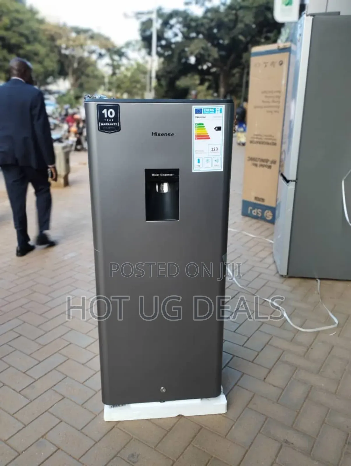 Hisense 229 Liters Refrigerator With Water Dispenser