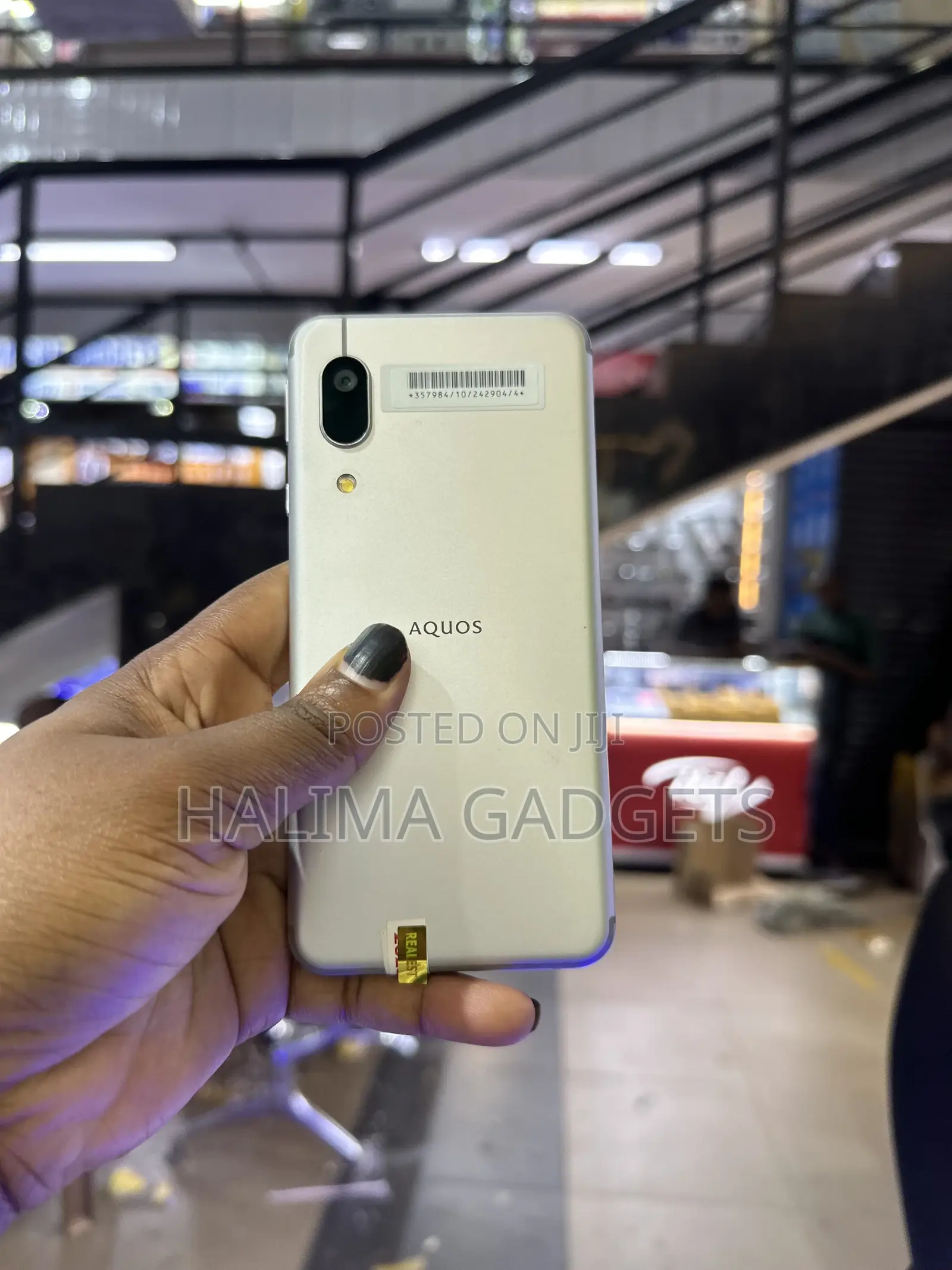 Sharp Aquos Sense 3 Basic SHV48 32 GB Gold