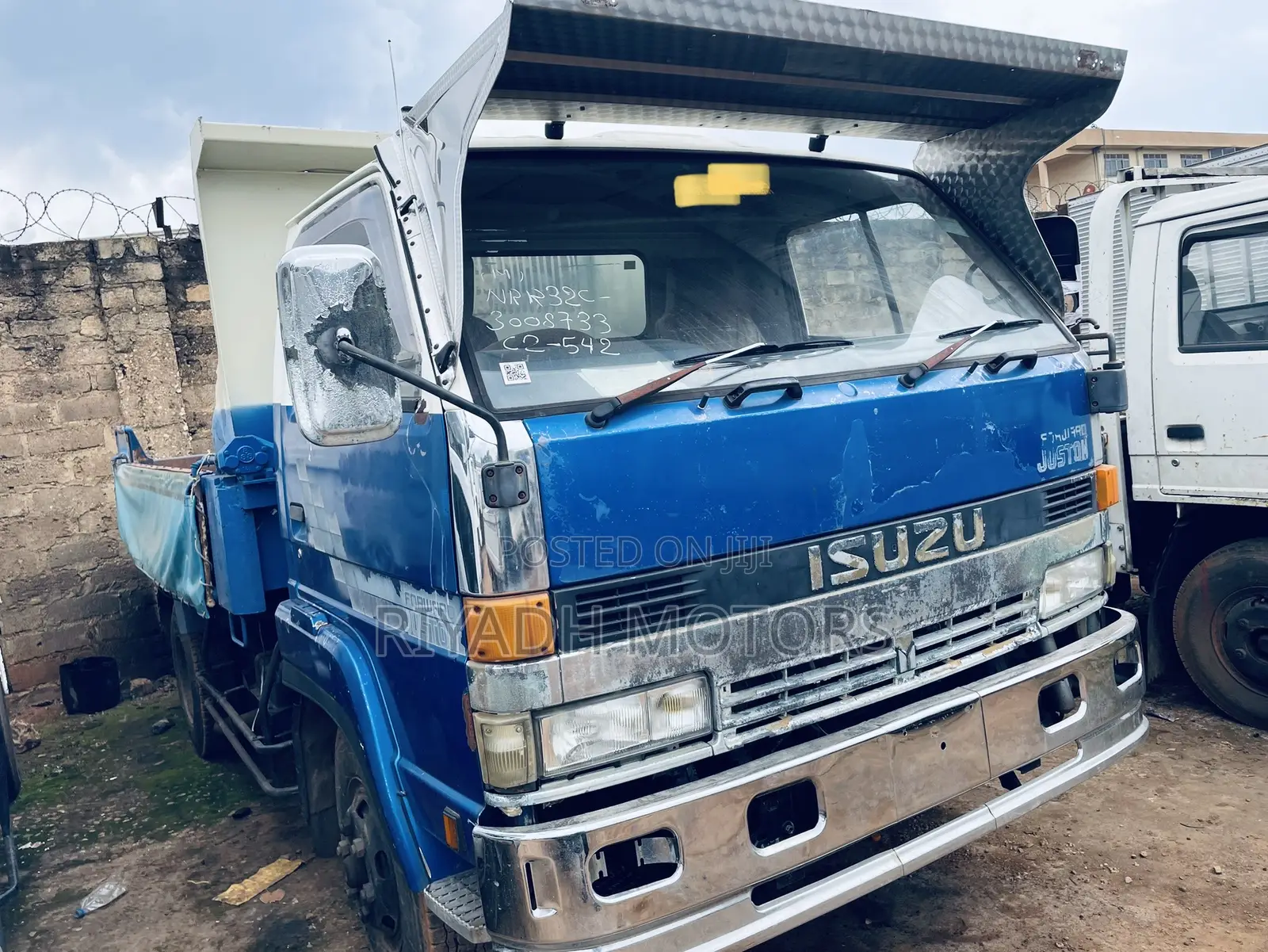 Isuzu Dumper