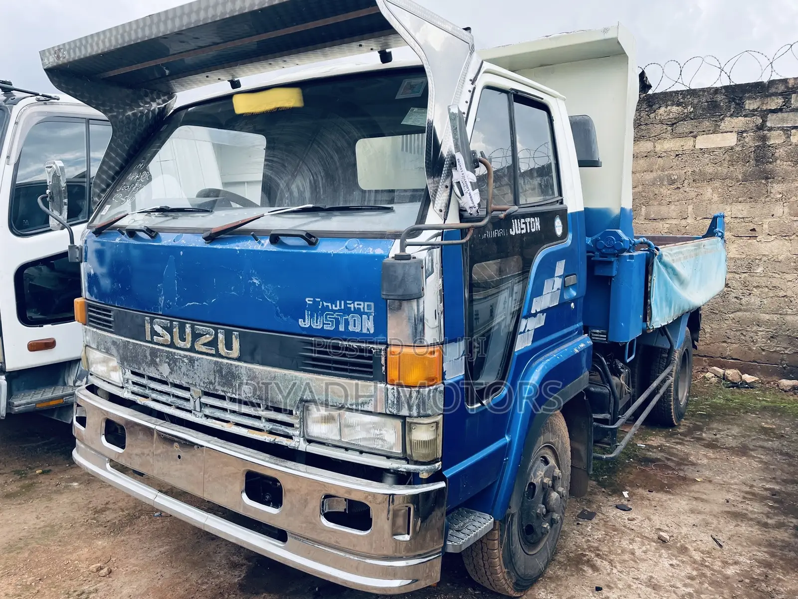 Isuzu Dumper