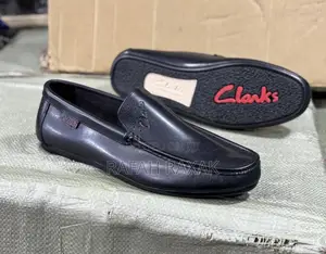 Men’S Triple Black Clarks Plain Sole Leather Moccasins