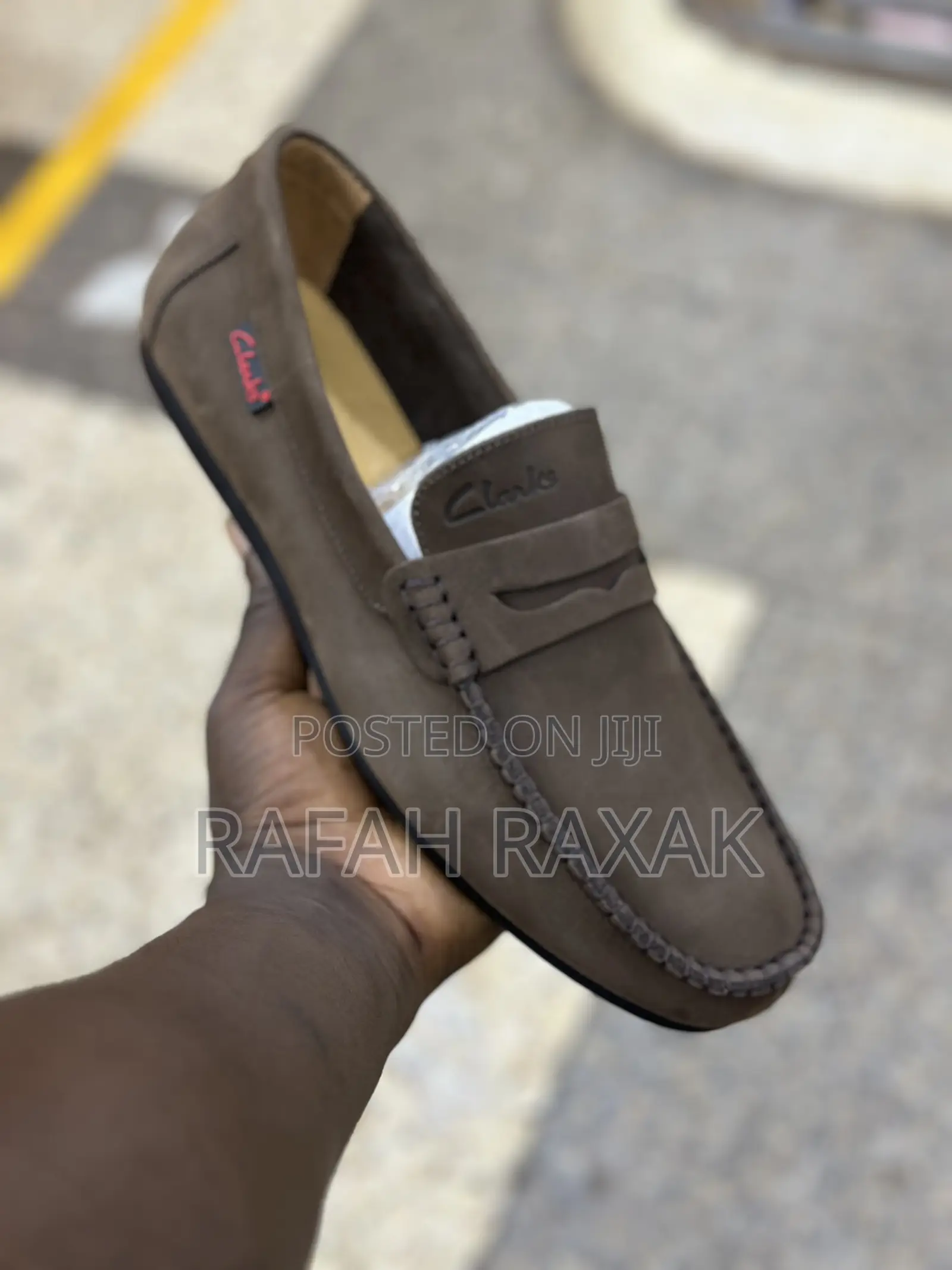 Men’S Dark Tan Flat Sole Clarks Moccasins