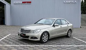 Mercedes-Benz C200 2012 Beige