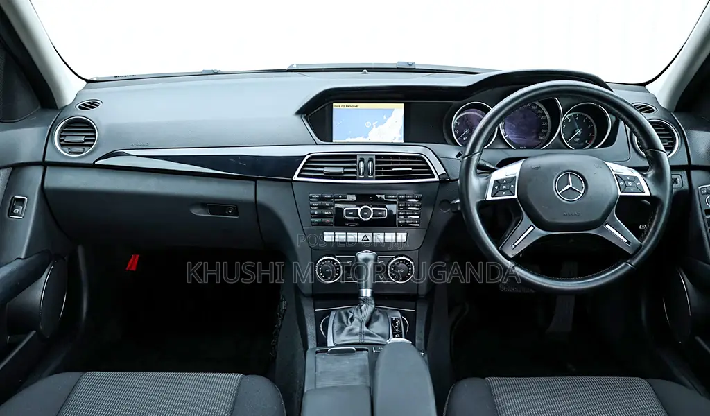 Mercedes-Benz C200 2012 Beige