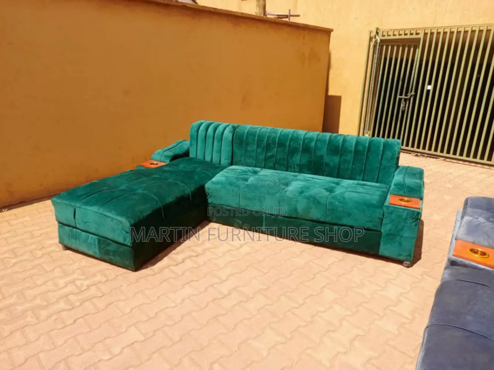 Sofa Set Available for Sale