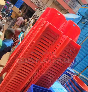 Red Plastic Chais Red Plastic Chairs