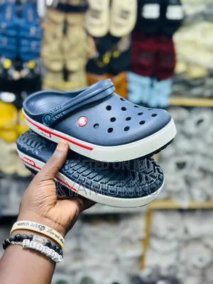 Crocs Off Court Clogs