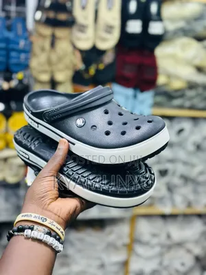 Crocs Off Court Clogs