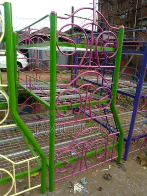 3 Decker With 4*6 Metallic Bed