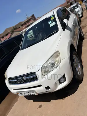 Toyota RAV4 2011 White
