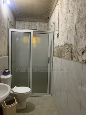 Aluminum Slidding Shower Divider Mutungo