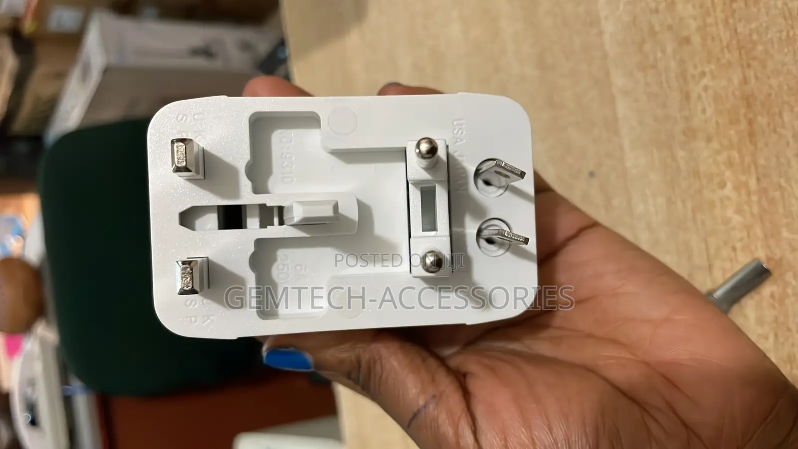 Universal Travel Adapter With 2usb